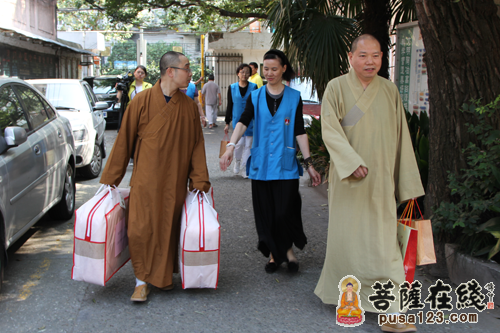 重阳节-上海玉佛禅寺举行重阳节“敬老爱老 情系夕阳”活动