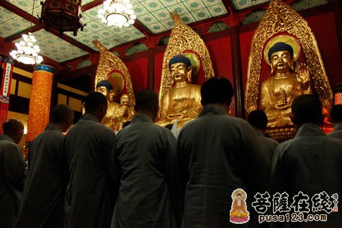 出家-幸福是善用智慧解决人生问题——记黄梅四祖寺2014年十一短期出家禅修班