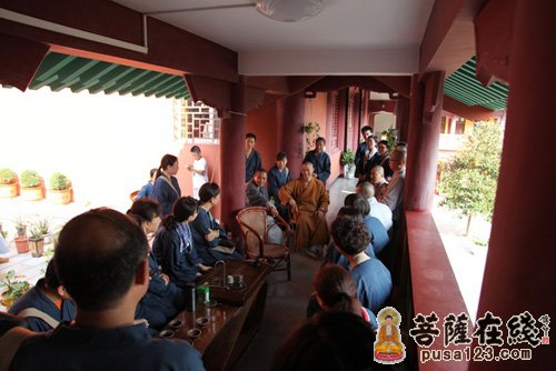 出家-幸福是善用智慧解决人生问题——记黄梅四祖寺2014年十一短期出家禅修班