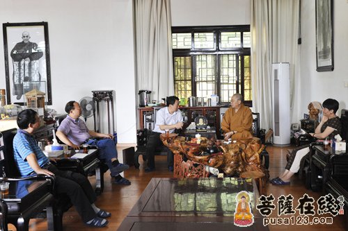 湖北省委统战部柳望春副部长莅临南华禅寺考察