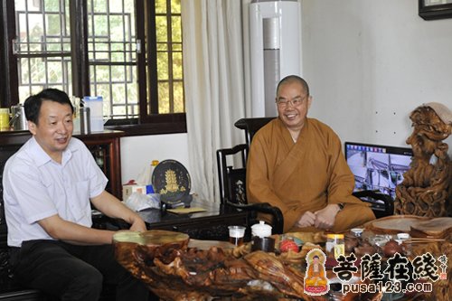 湖北省委统战部柳望春副部长莅临南华禅寺考察