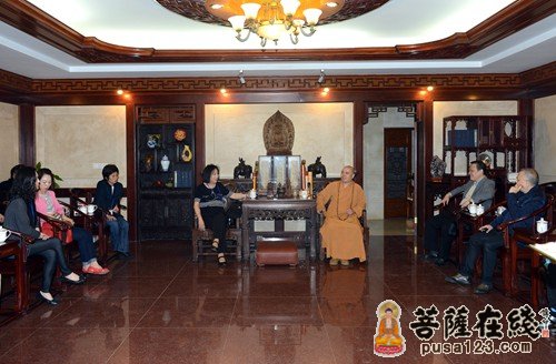 普陀山-普陀山佛协门肃副会长接待香港舟山同乡会考察交流团