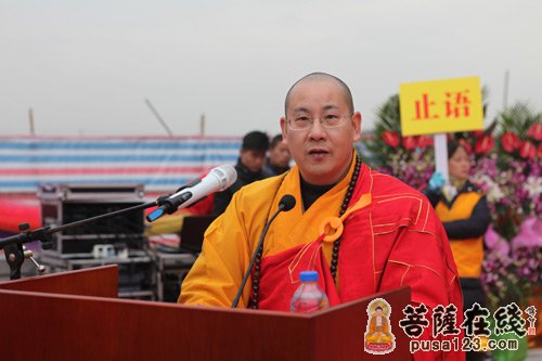 大德有:中国佛教协会副会长,上海市佛教协会会长,玉佛禅寺方丈觉醒大