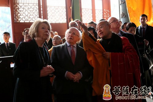 希金斯-爱尔兰总统希金斯一行参访灵隐寺 体验过堂用斋