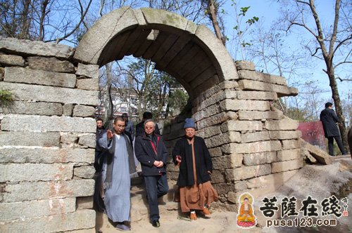 五祖寺-中央统战部二局局长赵学义一行视察黄梅五祖寺