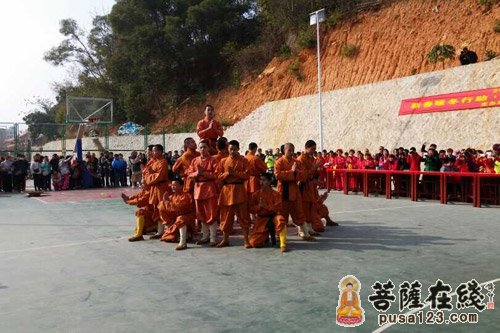 福建省泉州少林寺举行爱心送温暖慈善活动