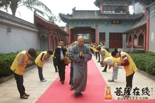 庐山东林寺大安大和尚在海口举行放生法会 菩萨在线