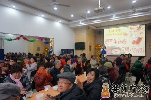 上海活动-上海玉佛禅寺举行2015年迎新年腊八赠粥活动