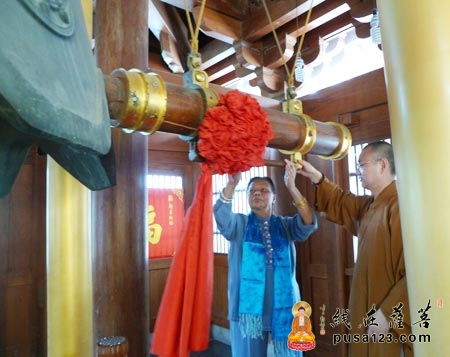 静安寺-泰国著名作家维蒙·西丽佩布夫人参访上海静安寺