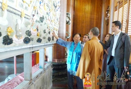 静安寺-泰国著名作家维蒙·西丽佩布夫人参访上海静安寺