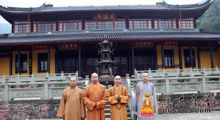佛教-纯闻法师拜访天童禅寺方丈诚信法师共同探讨佛教禅宗未来的发展