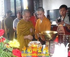 佛教-柬埔寨王国布格里僧王一行参访广东韶关南华禅寺